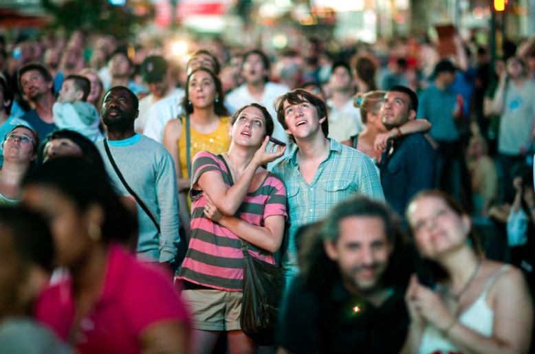 Crowd watching live coverage of the Mars Curiosity lander.