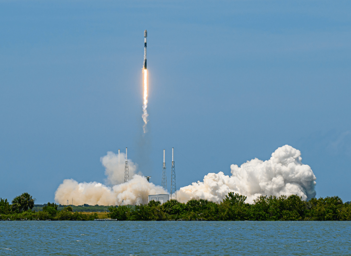 Launch of the Celestis Ascension Flight