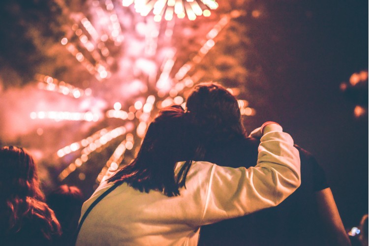 people watch firework