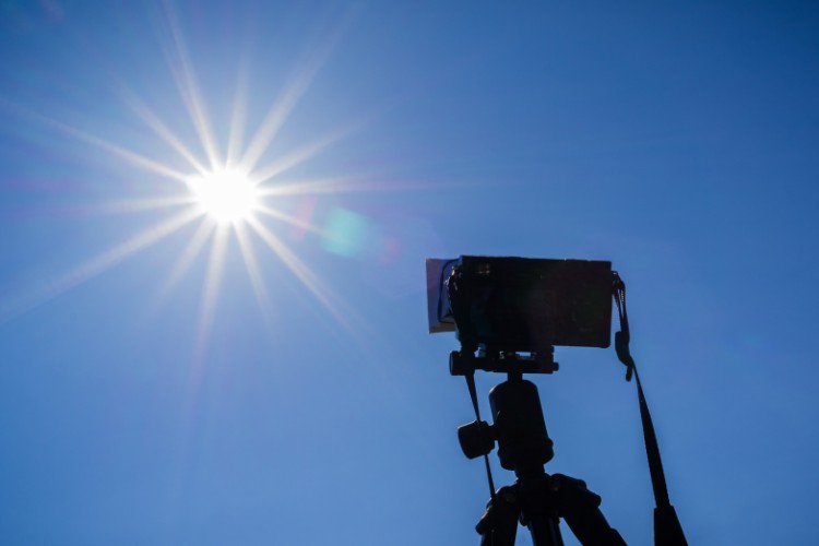 photographing the eclipse