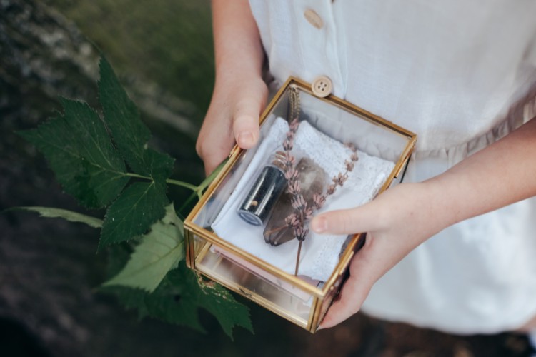 Memorial service memento with dried flowers and seeds