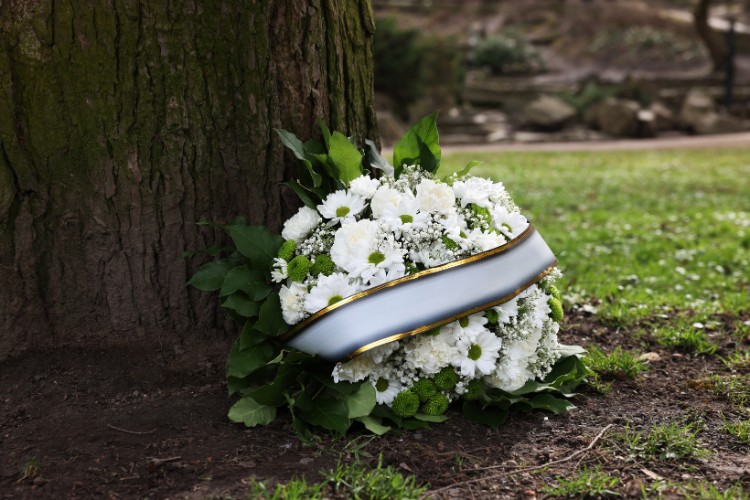 Sustainable memorial flower wreath